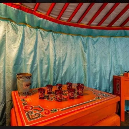 Yourte Mongole Et Cabane Houffalize Buitenkant foto