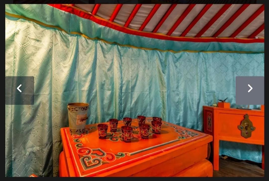 Yourte Mongole Et Cabane Houffalize Buitenkant foto